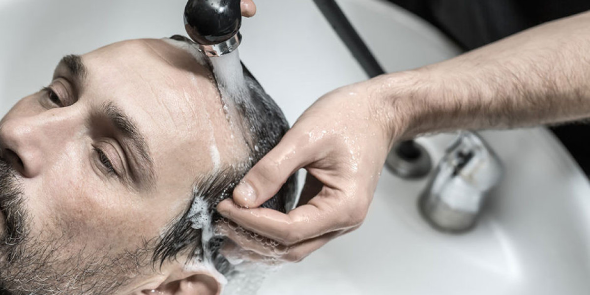 The Ultimate Guide to Men’s Hair Cutting Trends in Karachi