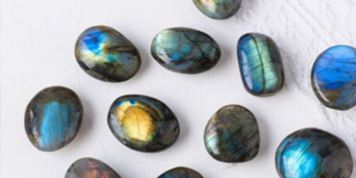 Labradorite Gemstone: History, Meaning, and Uses