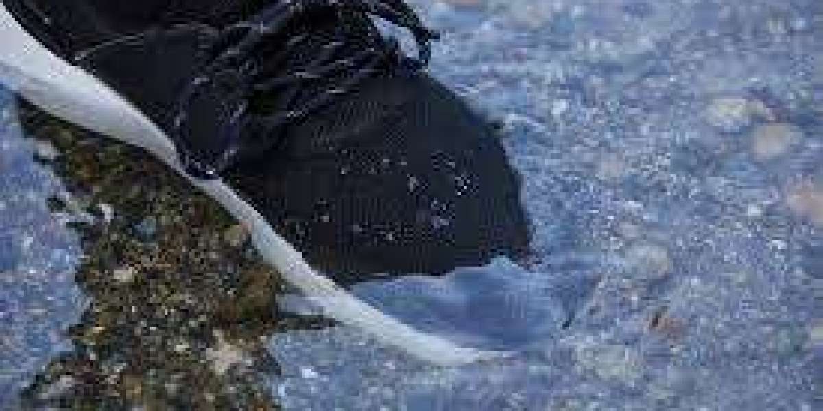 Understanding the Difference: Water Resistant vs Waterproof Shoes