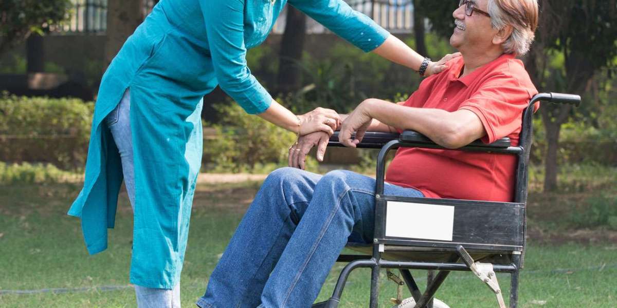 Dementia Care at Home vs. Assisted Living: What’s the Best Option?