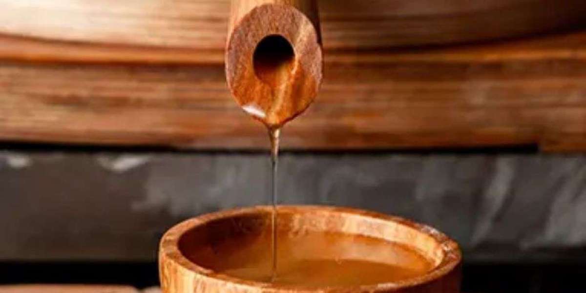 Wood-Pressed Oils: A Natural Remedy for Common Skin Conditions