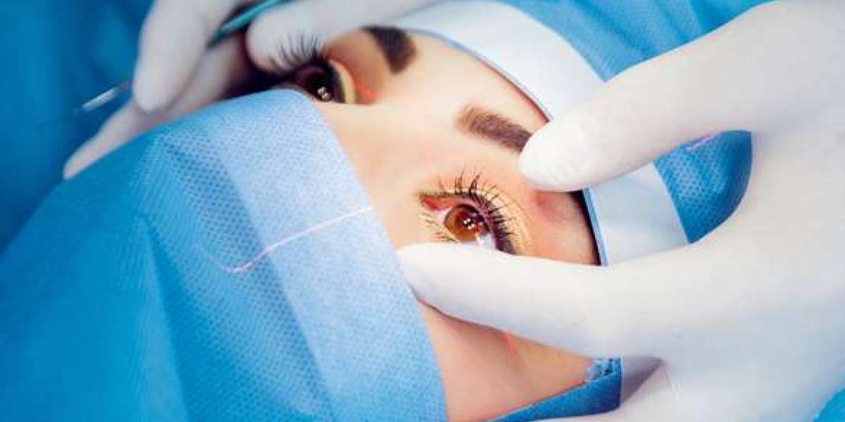 LASIK Eye Surgery In India: Cost, Benefits & Details