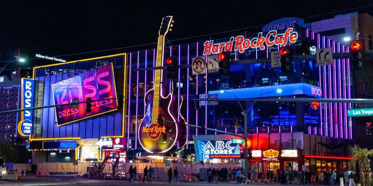 Discovering a Trustworthy Gambling Site: Insights from the Inavegas Scam Verification Community