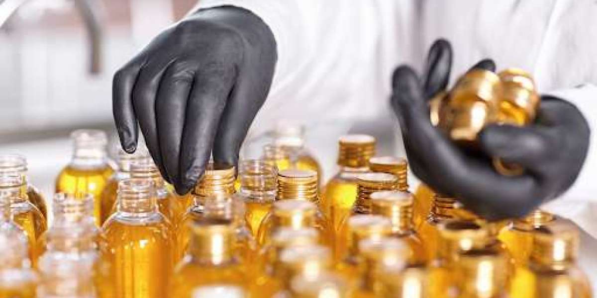 Unlock Luxury Scents with Authentic Fragrance Samples and Niche Perfume Discovery Sets